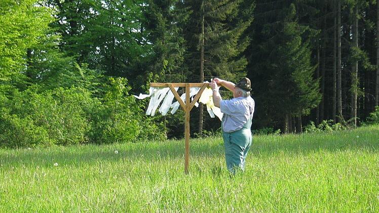 Zu den neuesten Vergrämungsmethoden zählt eine sogenannte Wildscheuche. Foto: Bauernverband