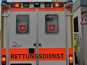 Erst geriet er auf die Gegenfahrbahn, dann stie&szlig; er gegen den Bordstein - Ein 81-j&auml;hriger Mann st&uuml;rzte am Donnerstag in Berching im Kreis Neumarkt in der Oberpfalz mit seinem Motorrad und kam dabei ums Leben. Symbolbild, Foto:Ronald Rinklef