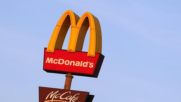 McDonald's versucht in Zukunft weniger Plastik zu produzieren. Welche Maßnahmen der Fast-Food-Konzern ergreift, erfahren Sie hier.Foto: Karl-Josef Hildenbrand/dpa