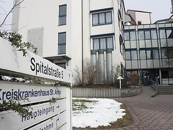 Die Politiker stehen voll hinter dem Kreiskrankenhaus in Höchstadt. Foto: Andreas Dorsch