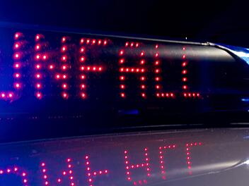 Zu einem Verkehrsunfall mit gleich f&uuml;nf Autos kam es am Mittwochmorgen im Berufsverkehr auf der A73 in N&uuml;rnberg. Symbolfoto: Monika Skolimowska