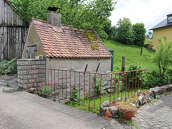 Die Brücke "Weidengarten II" hat nur noch eine  Tonnagentragkraft von 2,5  Tonnen. Foto: Karl Heinz Wirth