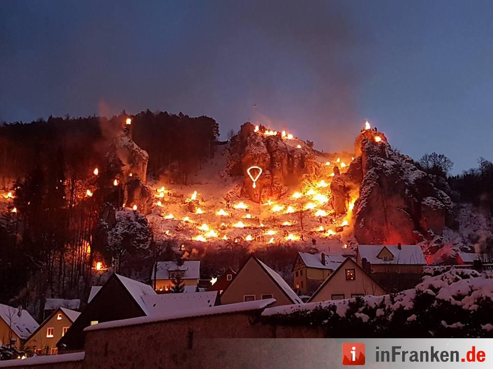 Beschluss der Ewigen Anbetung in Pottenstein - Lichterfest  in der Fränkischen Schweiz
