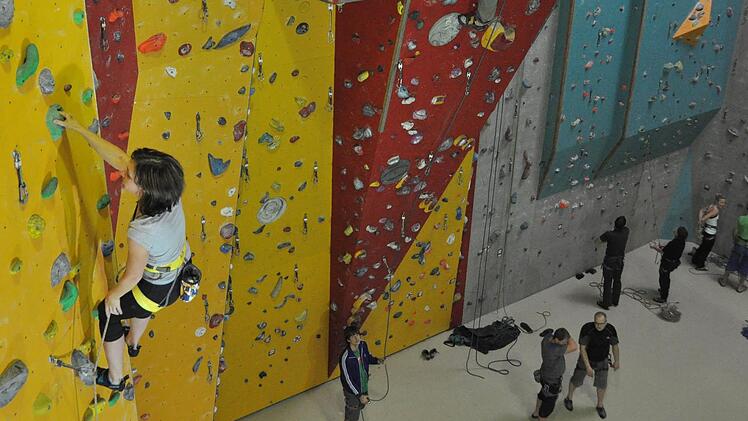 Das Verbot von Handys im Magnesia-Kletterpark kann Leben retten.  Foto: Magnesia