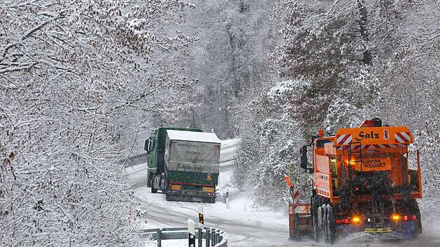 Winterdienst: Darum solltest du kein Räumfahrzeug überholen