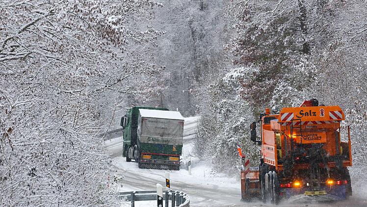 Winterdienst: Darum solltest du kein Räumfahrzeug überholen