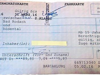 Mit Kugelschreiber strich ein Zugbegleiter den Geltungszeitraum auf dem Ticket durch und setzte als letzten Geltungstag den 29. Februar ein. Laut Bahn hatte der junge Syrer das März-Ticket im Februar mehrmals benutzt.Foto: privat