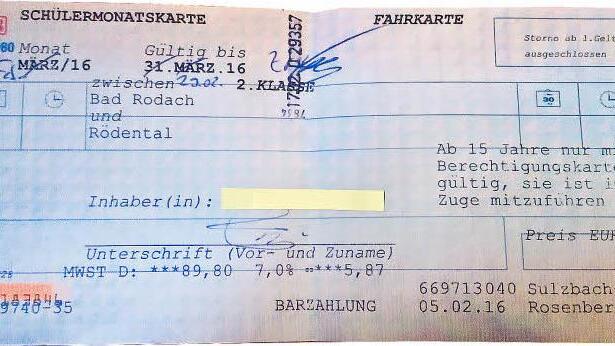 Mit Kugelschreiber strich ein Zugbegleiter den Geltungszeitraum auf dem Ticket durch und setzte als letzten Geltungstag den 29. Februar ein. Laut Bahn hatte der junge Syrer das März-Ticket im Februar mehrmals benutzt.Foto: privat