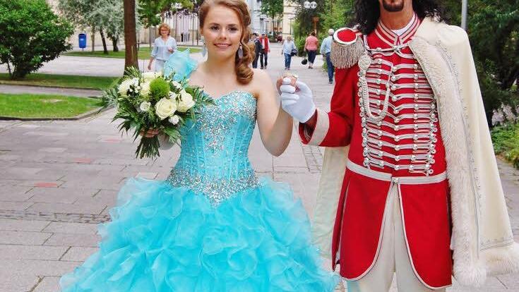 Quellenkönigin Victoria Brath (20) und ihr Fürst Ferenc II. Rakoczy alias Timo Baier Foto: Sigismund von Dobschütz