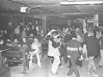 Auch zwei Jahrzehnte später sah die Einrichtung der Eisdiele so spartanisch aus wie in den legendären 1970er Jahren. Foto: Archiv/Winfried Ehling