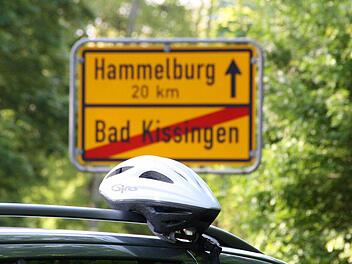 Zwischen Bad Kissingen und Euerdorf kommt es immer wieder zu brenzligen Situationen, weil der Radweg auf der südlichen Seite der Saale viele Radler abschreckt. Fotos: Ralf Ruppert