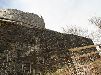 Im Frühling ist ein Ausflug auf die Burgruine Nordeck, die teilweise noch aus dem elften Jahrhundert stammt, besonders schön