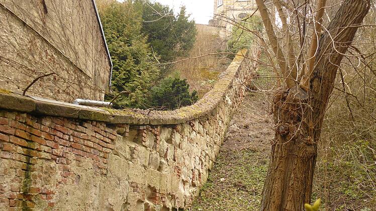  ...  und an der Außenmauer