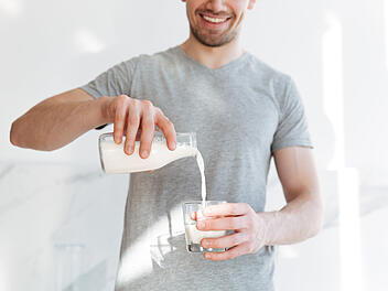 Milch, Milch trinken, Kuhmilch, Hafermilch