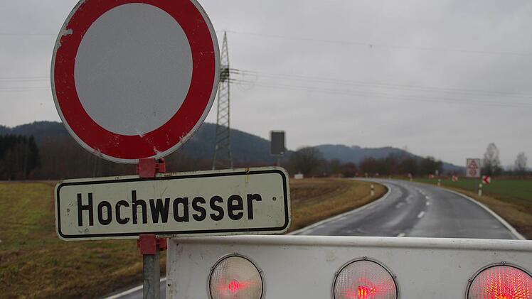 Zwischen Mitwitz und Wörlsdorf ist die Staatsstraße 2208 gesperrt. Foto: Marco Meißner