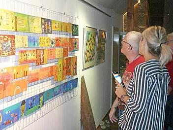 Kleine Kunstwerke waren in einer Ausstellung im "Zeiler Hexenturm" zu sehen. Jetzt k&ouml;nnen die Exponate erworben werden.  Foto: Monika Schraut