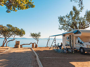 Camping, Camping am Meer, Wohnwagen