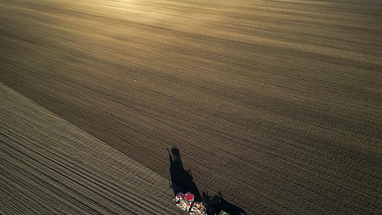 Landwirt bei der Feldarbeit