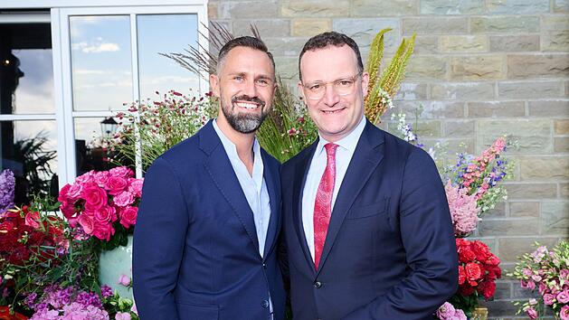 Jens Spahn ist Vater geworden: CDU-Politiker im Babygl&uuml;ck - "stolze Papas"