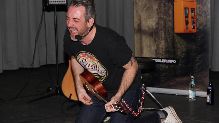 Chris Strobler bei seinem Programm in Eggolsheimj Foto: Foto: Mathias Erlwein