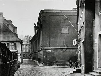 Kulmbachs alte Mitte: Blick auf  Sutte und Grabenstraße, wo früher die  EKU-Brauerei stand - ein düsteres Stadtviertel. Foto: Stadtarchiv Kulmbach