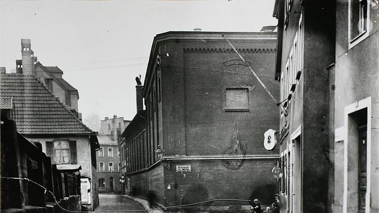 Kulmbachs alte Mitte: Blick auf  Sutte und Grabenstraße, wo früher die  EKU-Brauerei stand - ein düsteres Stadtviertel. Foto: Stadtarchiv Kulmbach