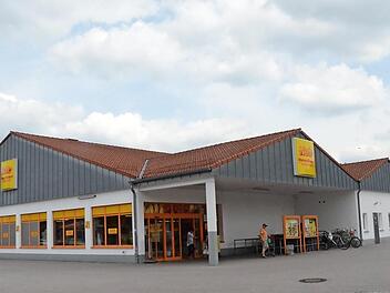Der Netto-Markt in der Kulmbacher Straße will wachsen. Das hörten die Mitglieder des Kronacher Bauausschusses gern. Foto: Karl-Heinz Hofmann