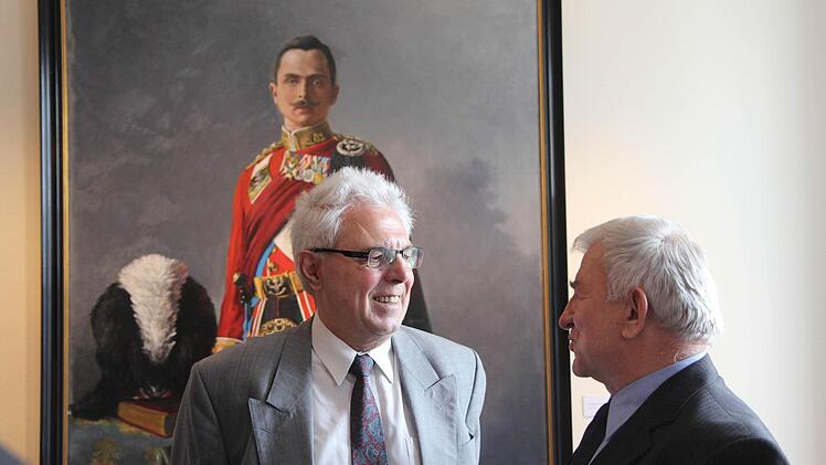 Der ehemalige Zweite Bürgermeister Richard Dlouhy (links) im Gespräch mit seinem früheren Fraktionskollegen Alfred Lieb (damals CSU, heute CSB).