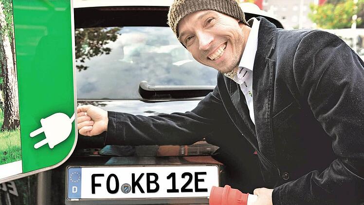 André Richter prägt bundesweit E-Schilder. Foto: kennzeichenbox.de