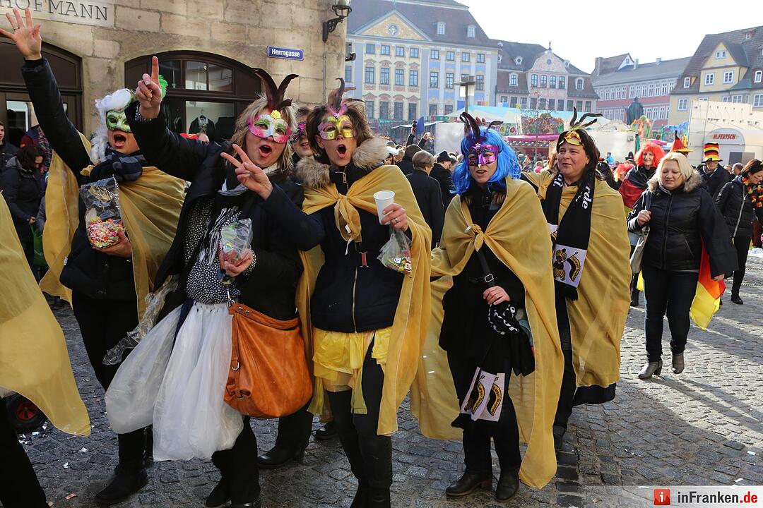 Gaudiwurm: Narren feiern in Coburg
