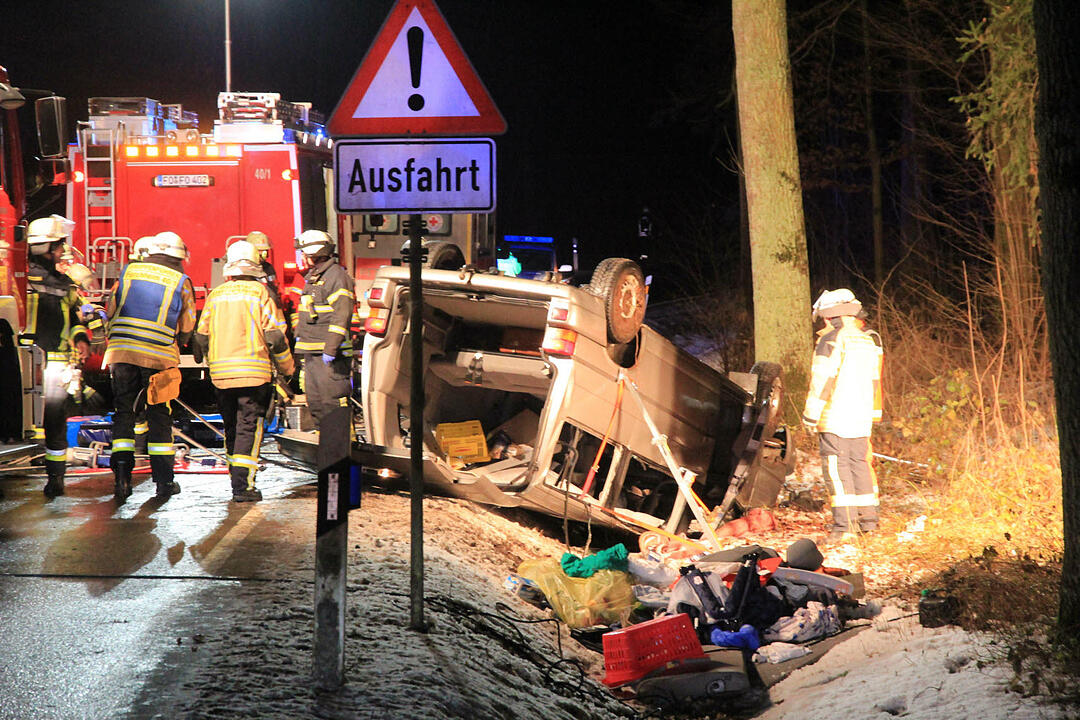 Pkw überschlägt sich bei Forchheim - Beifahrerin stirbt