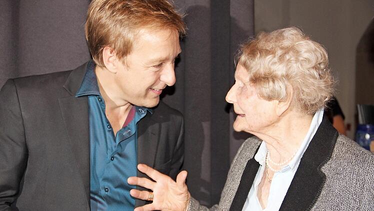 Kempff-Tochter Mechthild von Künßberg im Gespräch mit Sprecher Max Müller  Fotos: Katharina Müller-Sanke