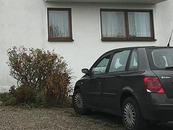 In Aurachtal ist die Firma der Angeklagten angesiedelt. Sie ist allerdings nicht wirklich zu erkennen.  Fotos: Busch