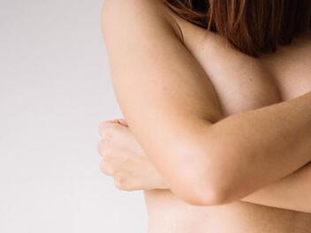 Hof: Paar wird nackt im Freibad entdeckt