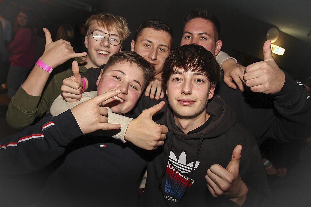 Die Partyband "Power" heizte ordentlich ein.