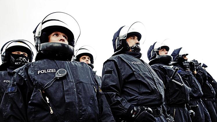 Ein gro&szlig;es Programm mit SEK, Kripo und Verkehrspolizei gibt es am 13. Oktober beim Tag der offenen T&uuml;r des Polizeipr&auml;sidium Mittelfranken. Symbolbild: Jan Woitas/dpa