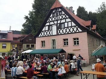 Alle zwei Jahre findet das Rothmühlenfest statt - und dann präsentiert Gunda Bohl, die hinter der Sanierung steckt, wieder ein paar Neuerungen. Foto: Sonja Adam