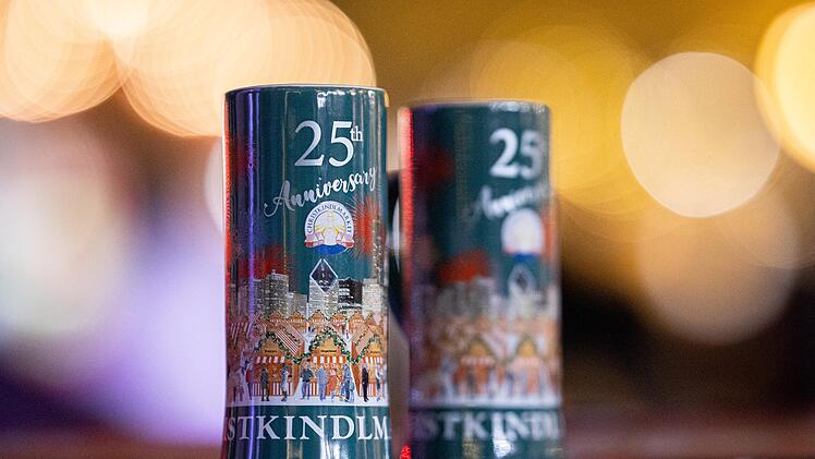 Kuriose US-Christkindlesmarkt-Kopie sorgt für Begeisterung - mit Nürnberger Bratwurst und Glühwein