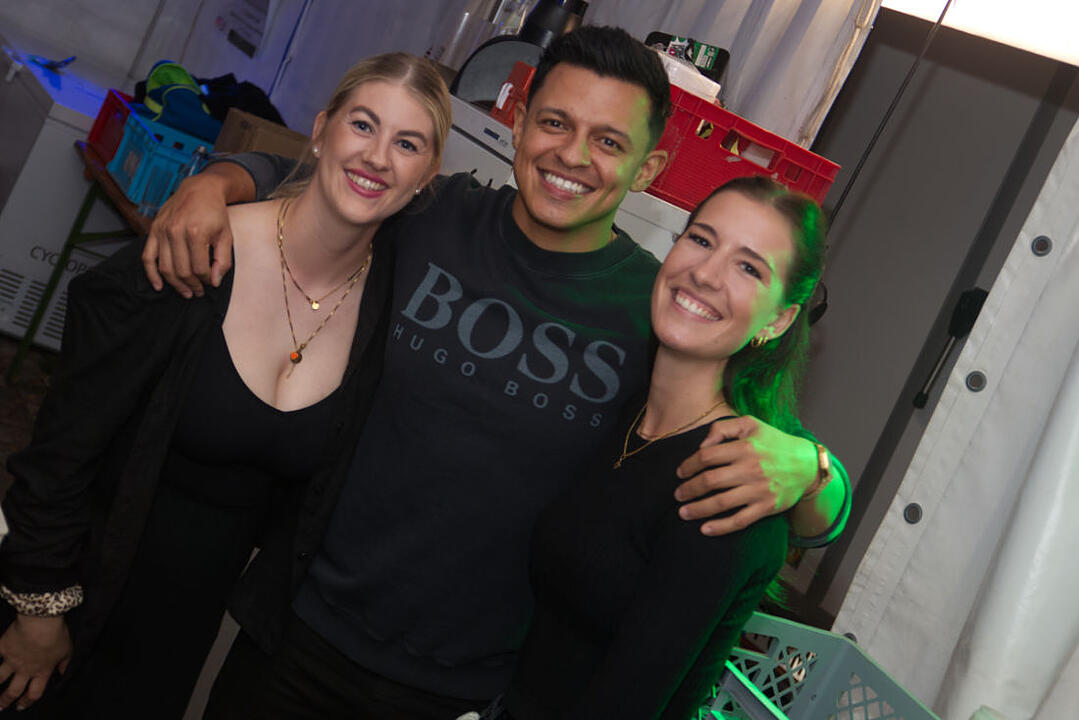 Freitag: Bieranstich & Partyband