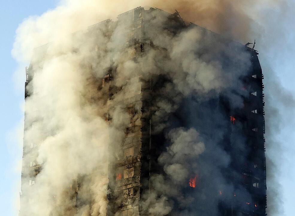 Großbrand in Londoner Hochhaus