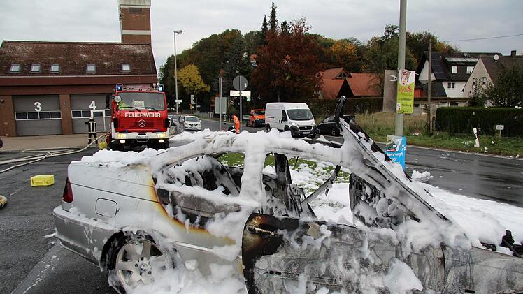 Das Auto brannte völlig aus.Richard Sänger