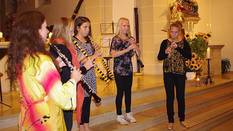 Marion Walker (links) aus Kristiansand (Oboe) mit ihren "Oboenkindern" aus Norwegen  Fotos: Heike Schülein
