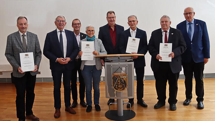 Landkreis Bamberg: Dankurkunde an Kommunalpolitiker überreicht