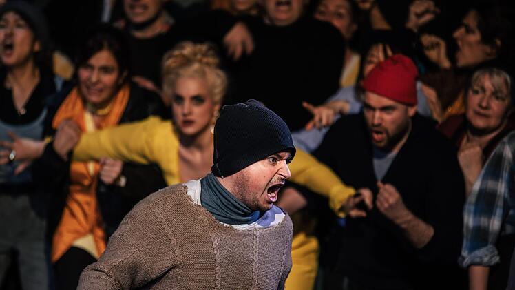 Benjamin Brittens Oper "Peter Grimes" feierte ihre Coburger Erstaufführung am Landestheater.Foto: Sebastian Buff