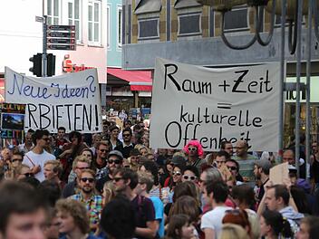 Im Juli vor drei Jahren demonstrierten rund 2000 Menschen in der Innenstadt bei "Kultur braucht Zeit"  Archivfoto: Matthias Hoch