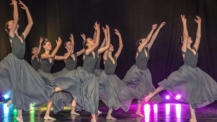 Ballettstudio am Ketschentor - Leistungsgruppe 2 (Neo-Klassik zur Musik Shostakovich)