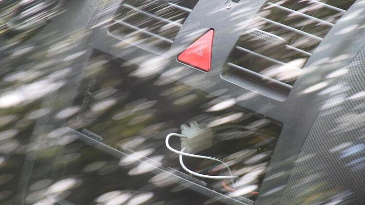Die Radios wurden herausmontiert, alles Wertvolle mitgenommen.  Foto: Schanz