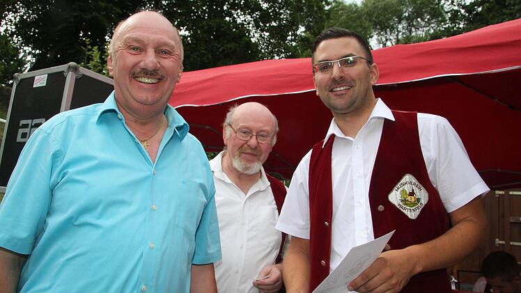 Raimund Grass (links) ist seit 40 Jahren Mitglied.