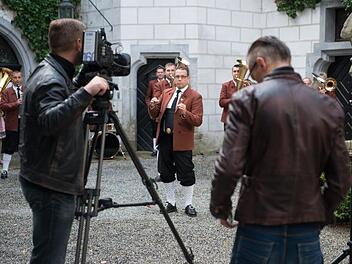 Fernsehaufnahmen mit OHM. Der Orchesterleiter immer im Fokus der Kameras.