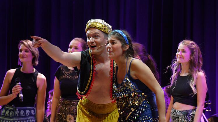 Szene aus dem Musical "Aladdin"                                                                             Foto: Mike Wuttke
